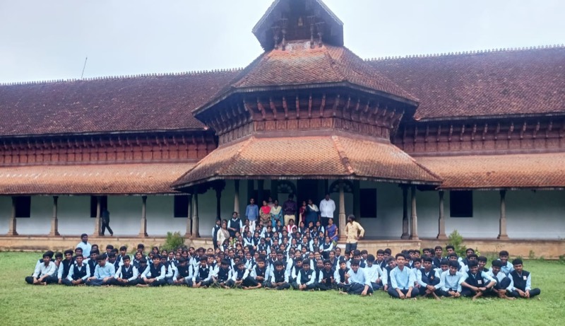Students on an educational tour, Annai Velankanni School, Coimbatore